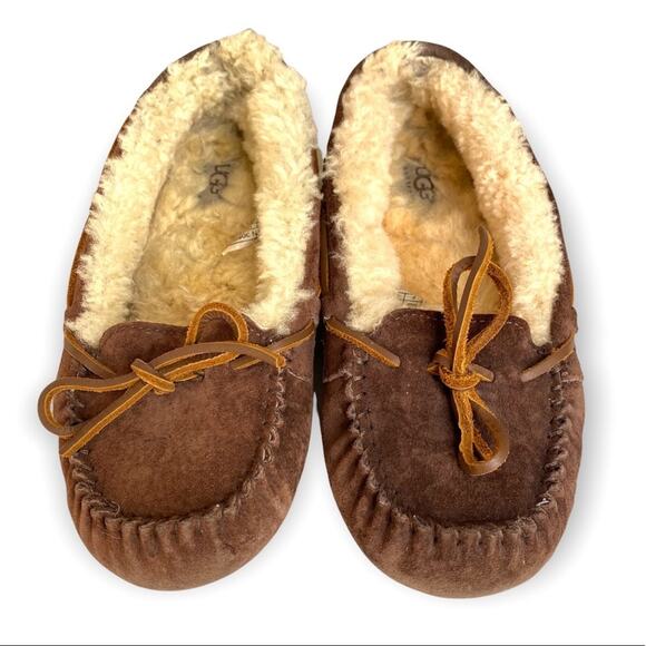 UGG Womens Shearling Lined Chocolate Brown Suede Moccasin Slippers Size 6 - Picture 1 of 8